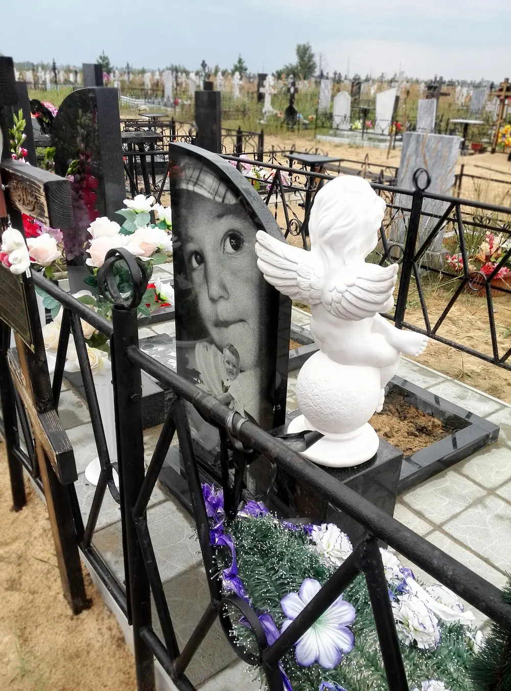 Портретная гравировка на гранитном памятнике